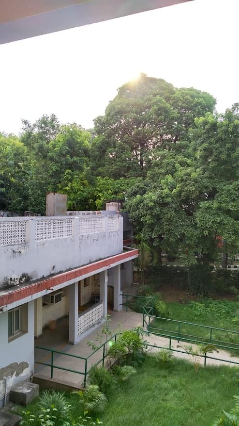 Delhi School of Economics, University of Delhi Campus Photos photo 20